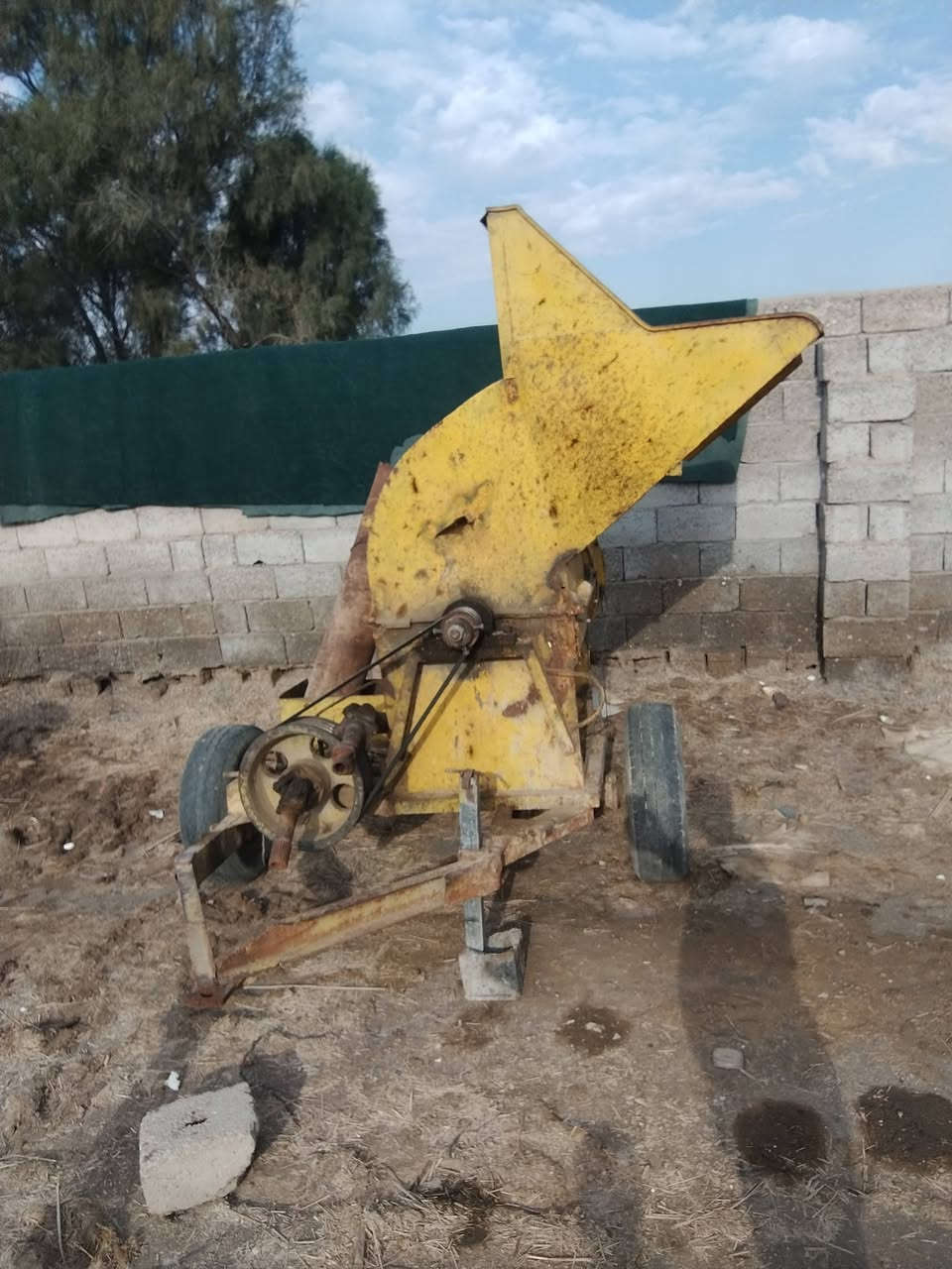 سلام وعليكم كاروضه للبيع مكان واصط ***********
