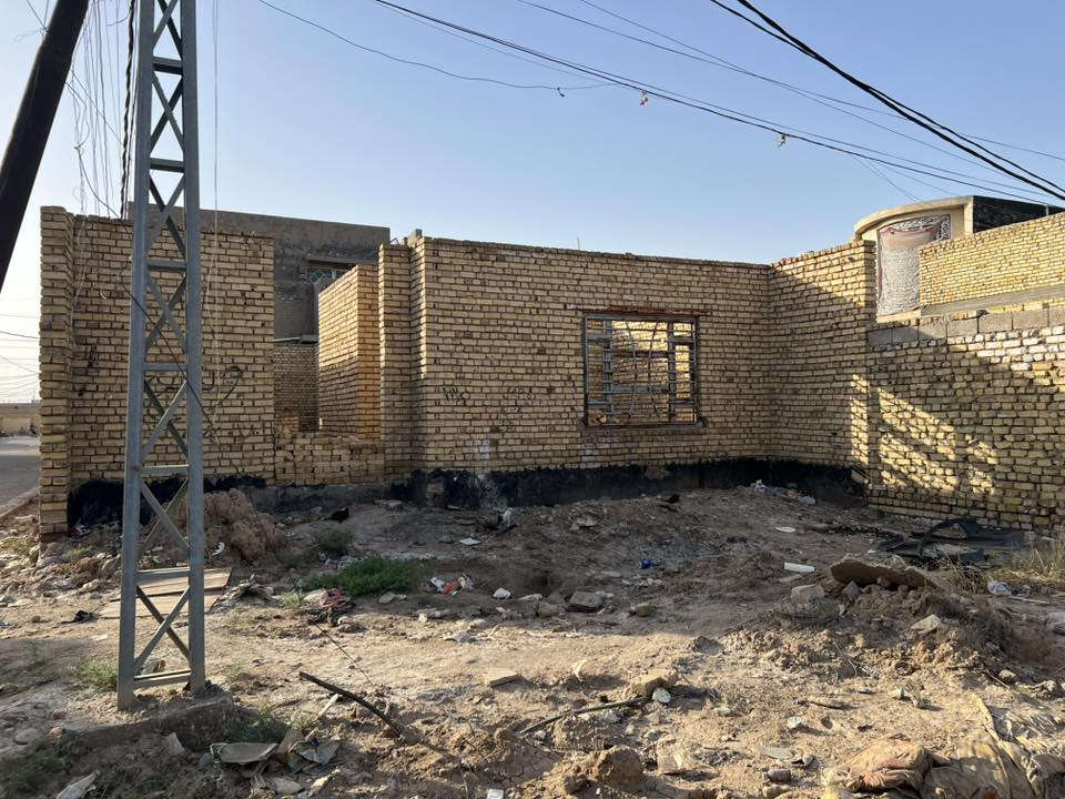 سلام عليكم : دار هيكل للبيع- تصميم حديث موقع مميز
ركن .
الموقع: حي الحكيم نزلة حي الدكتور احمد الوائلي 
المساحة :200 متر
لاستفسار  لاتصال على هاذة الرقم : ***********
السعر : خاص
