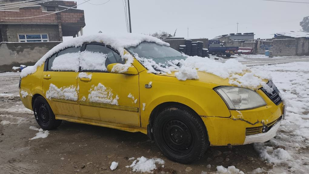 شێری تەکسی 2011
سەنەوی پلاستیک اصلی 
بەشەرتی ئەوەلیات 
گێڕ و مەکینە کامری بەشەرت
هەموو شتێکی بەشەرتە 
سەیارەکە خاوێنە و بێ کێشەیە 
ماڵی فەقیرە و دەتوانی بۆخۆت کاری تەکسی پێ بکەیت
لە هەولێرم گۆڕینەوەش دەکەم 
موشتەری تێل بکە لەخزمەتم 
*********** أربيل, العراق
