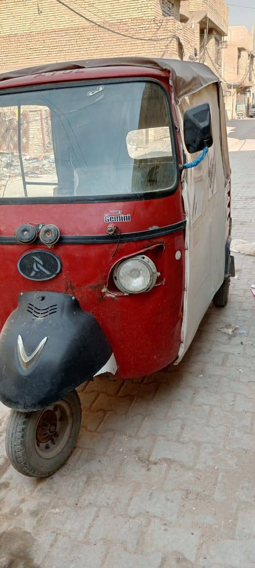 السلام عليكم تكتك اتول مديل١٨  أوراق ضايعه اكفلهة سرقه جاهزه اي نقص مابيه مكينه كهربأيات كامله سعر1250او بيه مجال مكاني بغداد الشعله ***********
