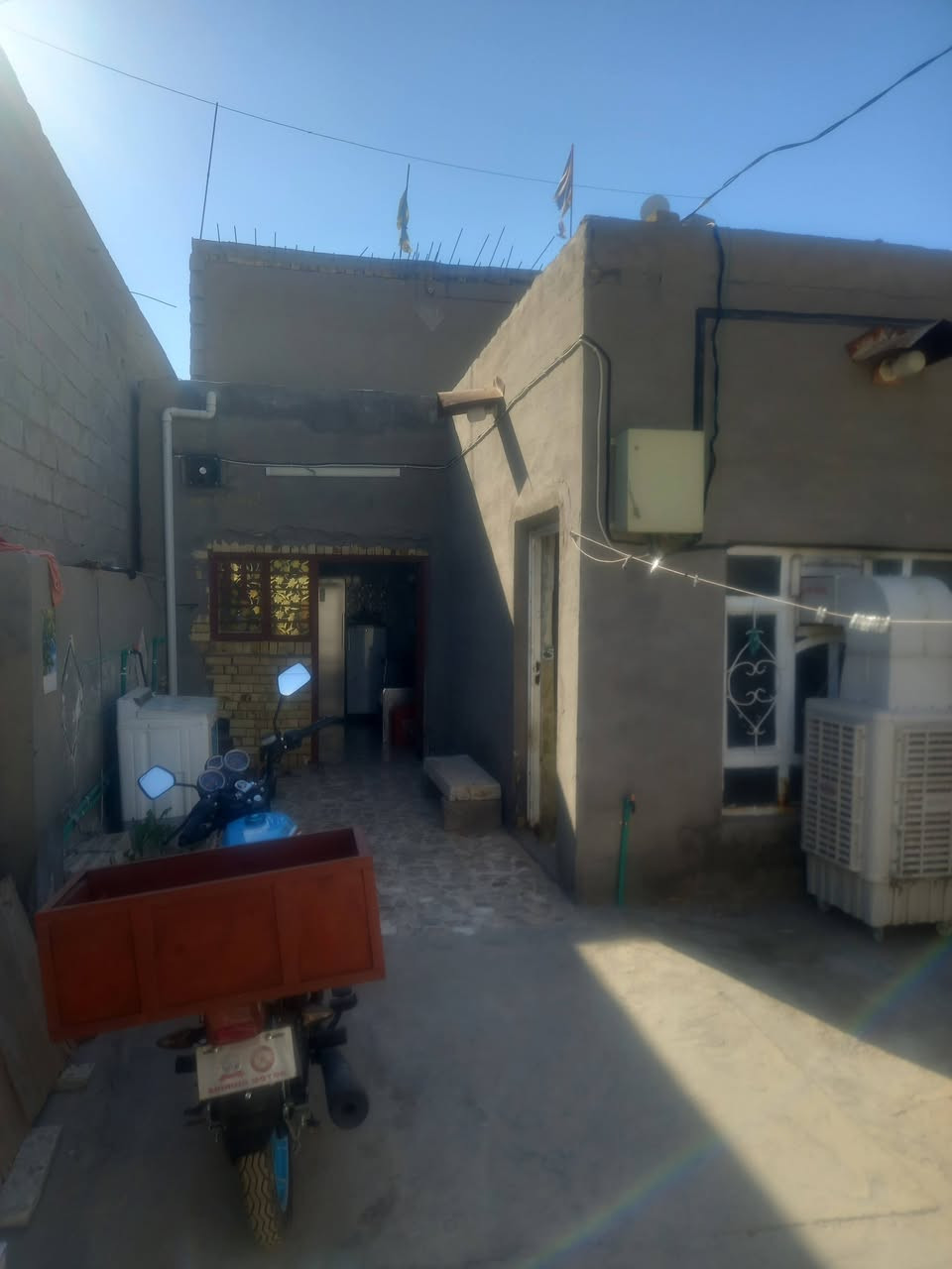 بيت للبيع ملك طابو صرف حي الحسين منطقة ابو حيه طابق واحد بناء طابوك السكف صب كامل من الداخل كاشي سيراميك تبياض
***********
***********
