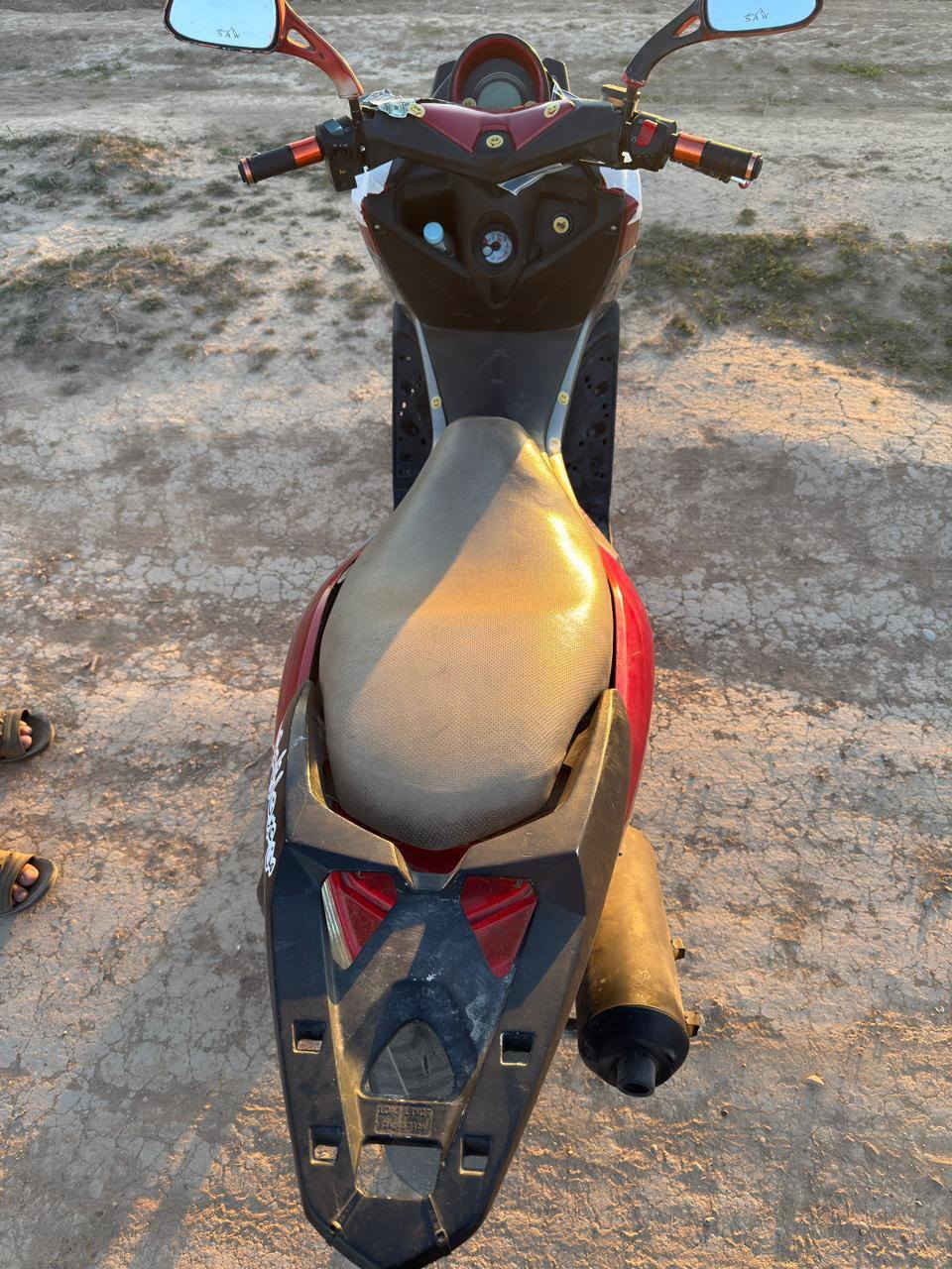 السلامو عليكم اخوان تي TMX محرك 150 سلف اوياله حجم جبير ليت بك ليت كلشي شغال بس الاشاير الوره ما يشتغل
السعر 350 أو بي مجال قليل للطيبين موجود عل خاص او عل رقم ***********
