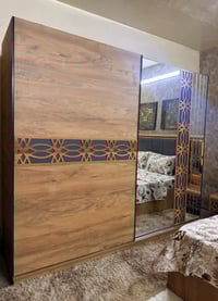 غرفة تركي ٧قطع سرير مخزن سعرهه ٨٠٠ مابيهه اي ضرر اي أستفسار الاتصال ‭‬...