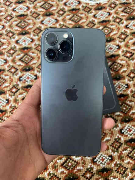 iPhone 13 Pro Max
ذاكرة 256 
أمريكي 
بطارية ٩٢
الجهاز نظيف 
رقم صاحب الموبايل 
***********
