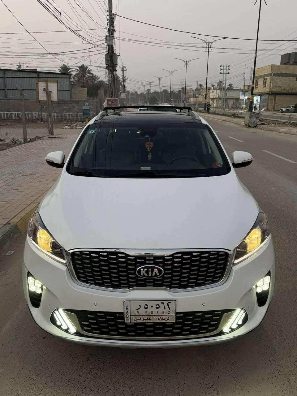 للبيع سورنتو موديل 2020  فول مواصفات  EX V6 
وارد امريكي حادثها امبدل بنيد فقط نفس اللون يعني السياره تقره كلين تايتل بلا ايرباك 
مواصفاتها 
١ بنوراما 
٢سته سلندر
٣ توقف ذاتي امامي خلفي 
٤حساسات امامي خلفي 
٥جنطه كهرباء
٦رادارات 
٧ ويل اسود بلادي 
٨ بصمة تشغيل وبصمه ابواب 
٩كشنات جلد
١٠ كشنات كهرباء
١١ تدفئه تبريد بلكشنات 
١٢ ٧ راكب
١٣ قطع ٣ تبريد 
١٤ جام ٤ اتو
١٥ دبل جامه 
١٦ سايد بريك بصمه
تخم تاير جديد 
وبيها بعد هواي مواصفات فول للاخير 
رقمه السياره كربلاء بسمي السياره مداور ثاني يوم لليشتري السياره جديده كلش واحله من الصور لا شخوط لا تكحيل كلشي مابيها برغي مابيها نقص السعر ٢٤٠ وبيها مجال مكاني كربلاء هذا رقمي ***********
