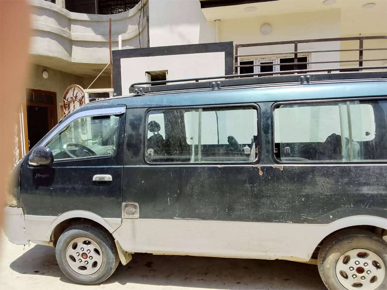 سلام عليكم للبيع كيا بريجو موديل 99رقم بغداد ألماني تخم تاير طخم ويل كب كير محرك أكسل شرط للاستفسار ***********
