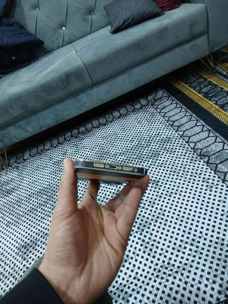 السلام عليكم متاح 13 برو ماكس جهاز مكفول وتر فقط ضهره مكسور ذاكره 512 بطاريه 83 مكفول كفاله عامه يرهم بيع ومراوس فقط ب ايفون *********** حله مركز
