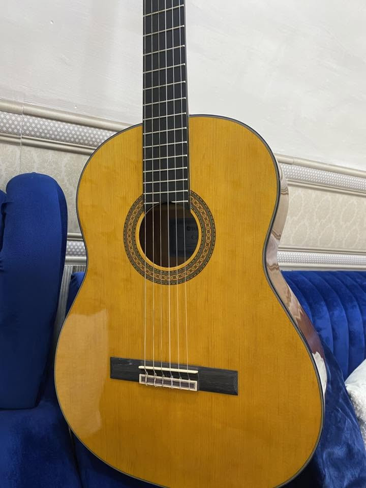 سلام عليكم للبيع كيتار  يوماها  C80 جديد ممستخدم نظافه  100‎%‎100 ويا جنطه جهاز احترافي وراقي بمعنا الكلمه وبلعافيه علياخذه  مكاني بغداد السعر 150 الف سعر نهائي استفسار  عل رقم ***********
