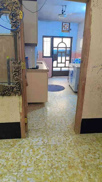 دار لبيع ابو خستاوي شارع الغسل مساحته 140م قريب على شارع كربلاء  طابقين يحتوي على غرفتين وصاله واستقبال ومطبخ وحديقه وسطحين سعره 55 مليون وبي مجال بسيط الاتصال بلرقم ***********
