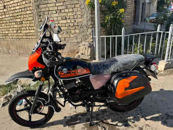 سلام عليكم 
دراجة للبيع دراجة جديدة ونضيفة بعدها بل جيس 
صار الها شهر  من ماخذها من المعرض 
ماشية 9000 كيلو 
جيب فيتر وتعال افحص 
سعر 3 ملايين وبيها مجال 
الدراجة ما محولة بعدها باسم الشركة 
مكان بغداد جميلة 
الرقم ***********
