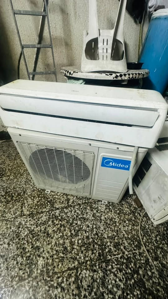 للبيع حي النصر
مكيف ب250الف سبلت طن ونص من دون بواري 185الف

***********

