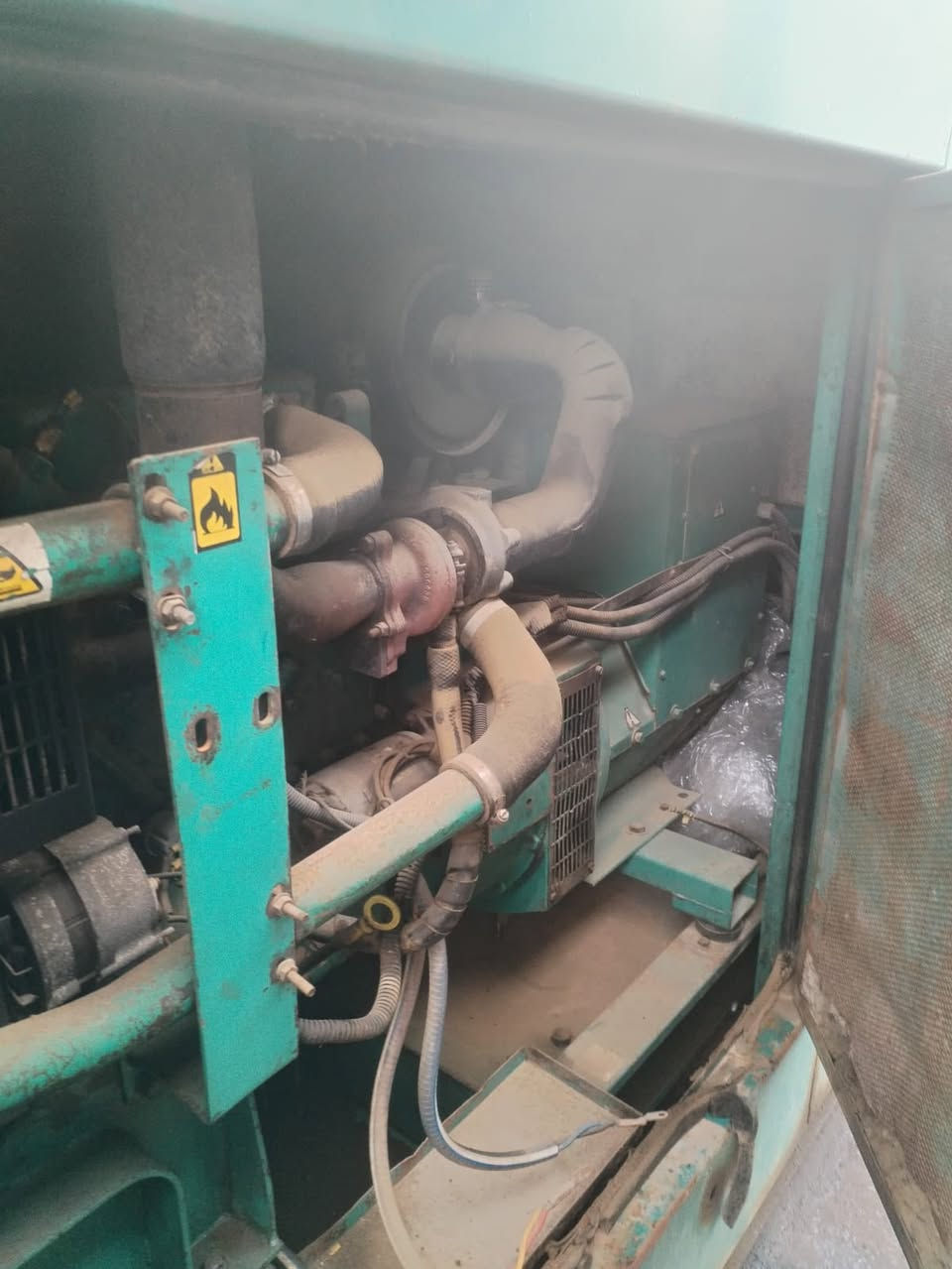 سلام عليكم مولدات 2 للبيع وحده 30 كيفي وحده 60 كيفي كواتم ثنينهن مكاينهن واكفات السعر 43 
الناصريه حقل صبه 
الهاتف ***********
