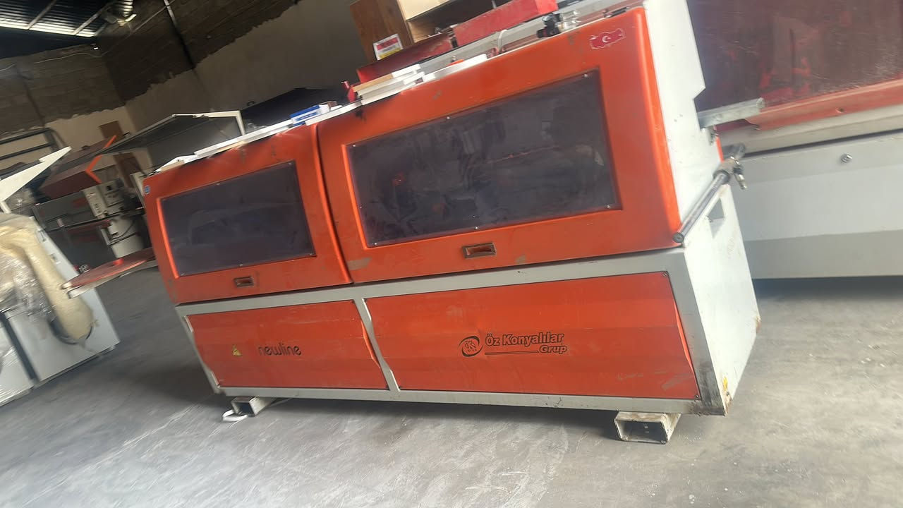 مكينة لاصقة شريط  كونيا ٤ اربع مراحل 

لصق 
قطع بداية ونهاية 
فريزة وبوليش 
مستعمل 
أربيل الصناعة الجنوبية 
***********
***********
***********
