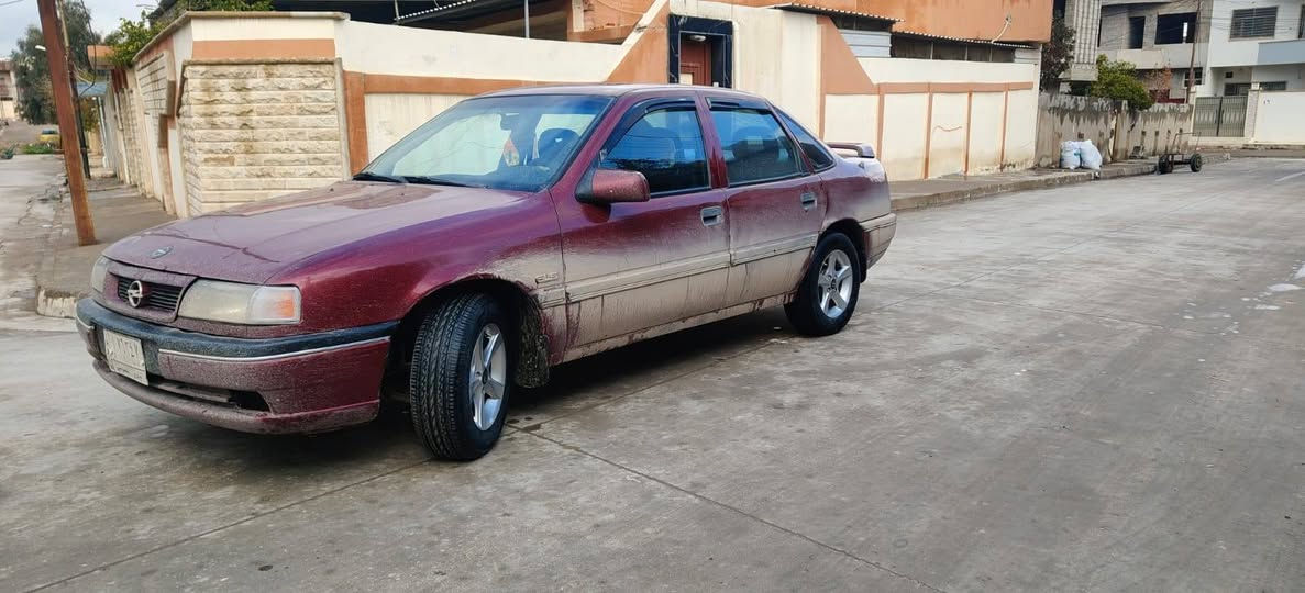 اوبل فكتره حجم 20 موديل 92. تنتا سلايت قفل مركزي صبق جماليه مال تقحيل بدون ضرر شرط محرك شرط قرفه.رقم نينوه  جديده شرط تحويل السعر 43 وبيهاا مجال ***********.
