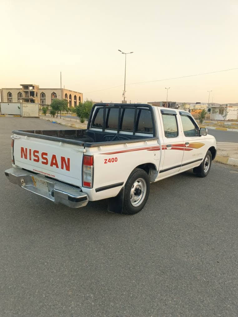 نیسان مۆدێل 2001 مەکینە بەخاخ 
چوارجام کارەبا ناوسور دەبڵ گێچ
تەبرید ساردو گەرم ئیشەکات 
چوارتایەی تازەیە دەعم و لێدراوی نیە 
ڕەقەم ئەسڵیە ساحێب سەنەوی دیارنیە 
ئەوەلیاتی بەشەرتە سەنەوی پلاستیکە 
شوێن چەمچەماڵ 
سعری:58گڵا
ژم:*********** السليمانية, العراق
