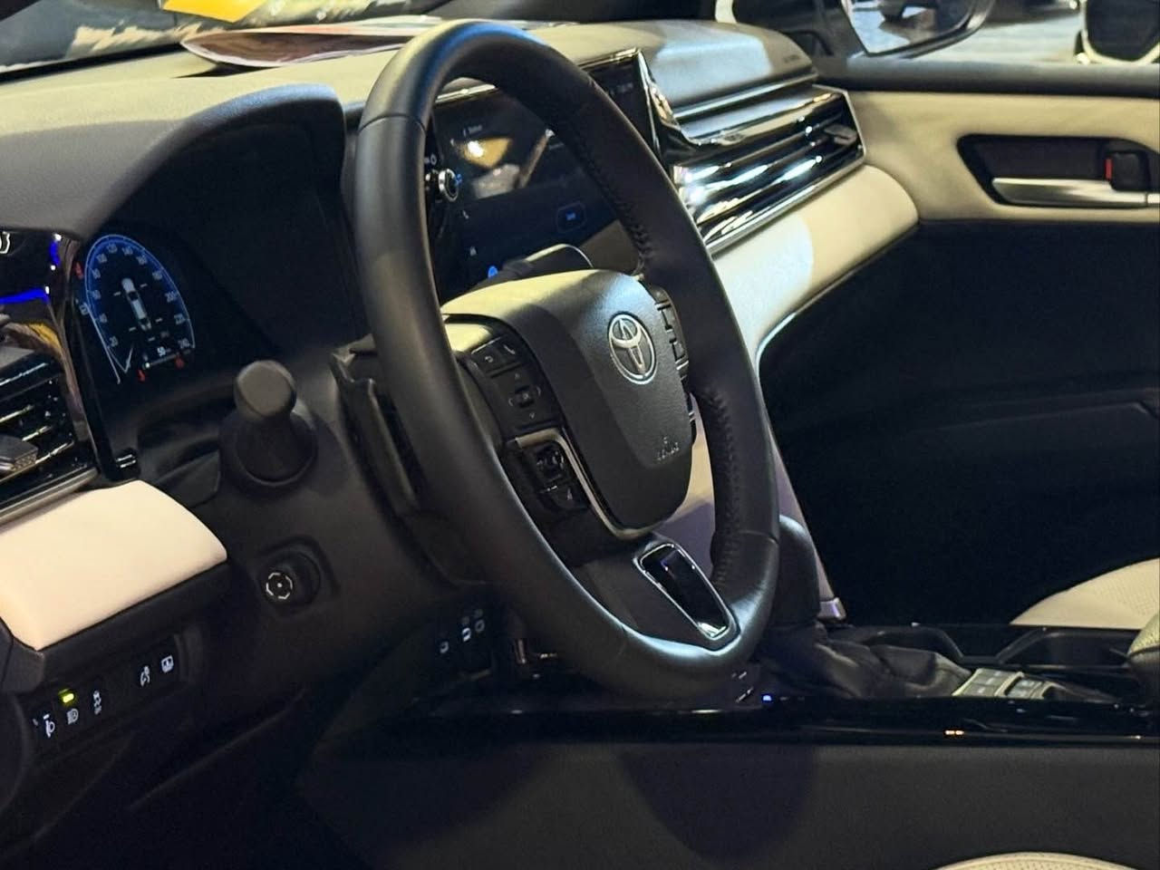 ⁨ ⁨ ⁨ ⁨ ⁨ كوردى / عربي
درووستکراوی :Toyota
مۆدێل:Camry GLI
ساڵ :2025
بزوێنەر :V4 Haybred
بگۆری بزوێنه‌ر : AUTOMATIC
سوتەمەنی : بنزين
دۆخ :وكاله جيهان
ماوەی رۆشتوو :3000Km
ـــــــــــــــــــــــــــــــــــــــــــــ
النوع :Toyota
الموديل : Camry GLI
سنة الصنع : 2025
المحرك :V4 Haybred
ناقل الحركة : AUTOMATIC
نوع الوقود : بنزين
الحالة :وکالە جيهان
عدد الأميال :3000Km
‌‌‏ Zauto
‌‌‌‌‌‎📱 للاستفسار يسعدنا تواصلكم معنا على الأرقام التالية
‌‌‌‌‌‎📱بۆ زانیاریی زیاتر خۆشحال دەبین بە پەیوەندیتان بە ژمارەکانی
***********
***********⁩⁩⁩⁩ أربيل, العراق
