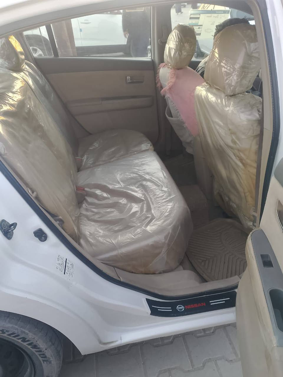 _السلام عليكم سياره نيسان سنترا للبيع موديل 2009 صدر جديد طائره جدد تتفى تبريد شغاله سياره ما ناقص لها برغي رقم اربيل العنوان تكريت القادسيه استفسار على رقم الهات سعر 80 وفيها مجال ***********
