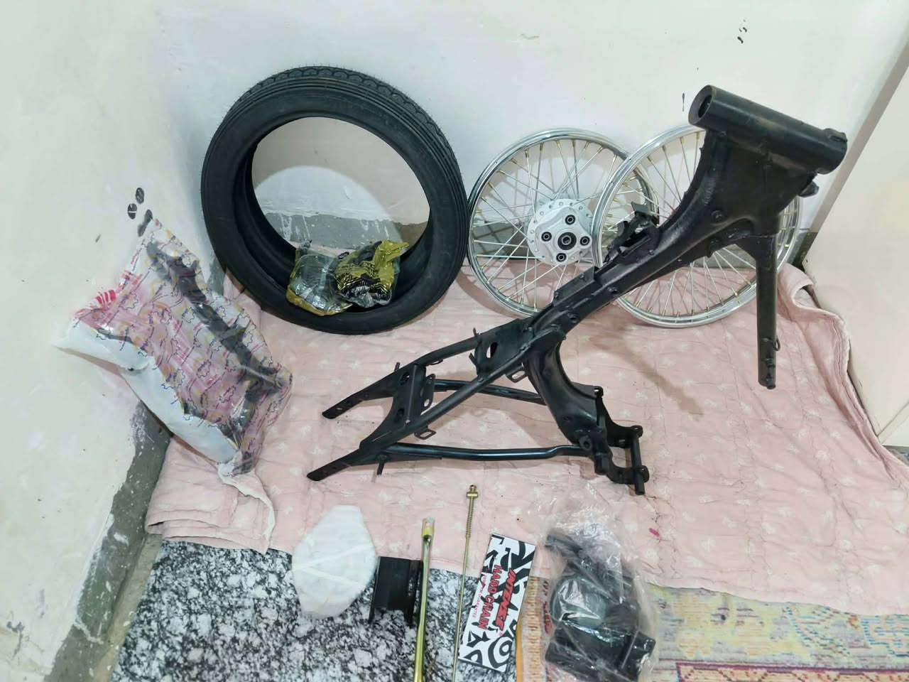 غراض جدد وشاصي نامه كلك سعر 250 قفل 🔏 بدون تعامل مكاني بابل قضاء القاسم شراي يتصل *********** الخاص مفتوح
