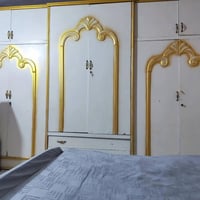 غرفة نوم للبيع  نجاره عراقي السعر ٥٠٠ وبيها مجال نظيفه 07732124816