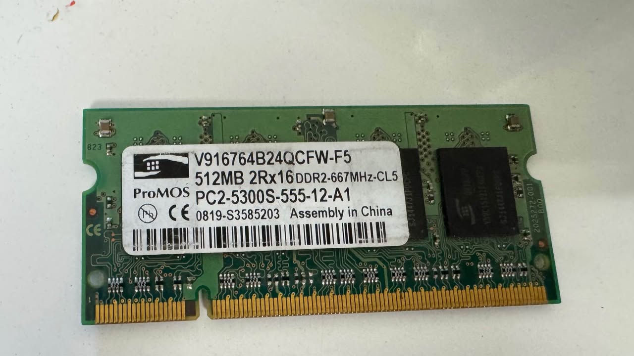 512MB 2Rx16 PC2-4200S-444-12
رام لابتوب مستخدم شغال على الفحص 
PC2
Size 512 بغداد, العراق


**إذا كنت صاحب هذا الإعلان وتريد حذفه لأي سبب، رجاءا أرسل رسالة إلى الدعم الفني**