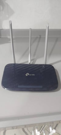 راوتر نظيف وشغال على الفحص مكاني حي الجامعه 07811192835