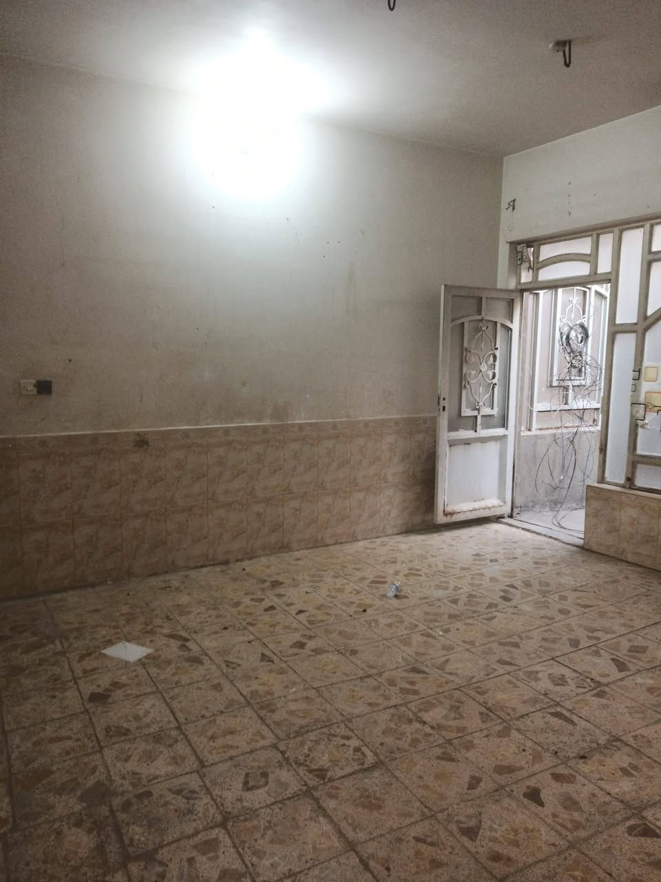 للإيجار .. دار  [ 250م ] منطقة [ 31 ] خلف شارع البوريات النجف // حي ميسان 

المحتويات 

غرفتين .. نوم. +  صاله. + هول + استقبال  + مطبخ 
+ صحيات 

ايجاره [ 400 الف ] 

للاستفسار 
***********
