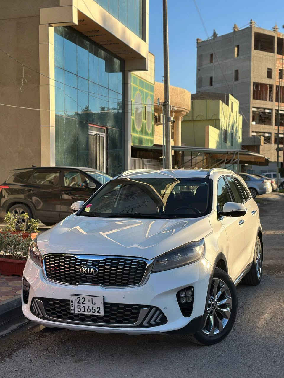 السلام عليكم
كيا سورنتو 
2020
اللون ابيض صدفي
الوارد خليجي
كفاله عامه من كلشي 
ماشيه 76km
المواصفات 
شاشه كبيره كامره خلفيه بصمه ابواب وتشغيل وجنطه ويل كب نيكل حجم 20
تبريد ابيانو + شاشه ثلاث قطع 
7راكب كشنات جلد +الكشنات الاماميه كهرباء
محركV6 كير 8سرعات اوتو +عادي
لد امامي ولد خلفي كشافات اماميه
لايت ثلاث عدسات شباك نيكل اشاير بالمري 
ومري كهرباء شفط 
حساس امامي وحساس خلفي
كلشي واضح بالمنشور 
السياره كفاله عامه من كلشي والكير والمحرك ايضا مكفولات الكهربائيات ايضا
بيه رصعه جدا صغيره بالباب الامامي الايمن مسحوبه PDR وفوكاه تكحيل جدا بصيط
بشرط الدعاميات
الاستفسار ***********
السعر 260$
الموقع بغداد الكاظميه چكوك بغداد, العراق
