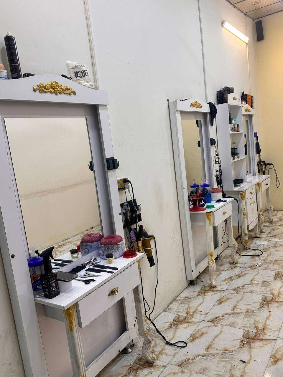 السلام عليكم 3 ميوزه وفاترينه مرتبات نضيفات البصره كرمه السعر ٣٠٠ للاسفسار ***********
