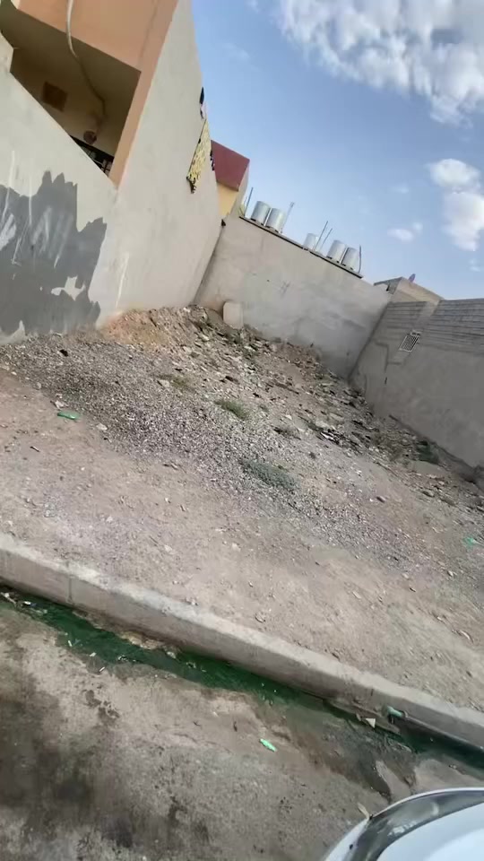 السلام عليكم اخوان… الارض البيع المساحه الكليه 200 متر …للبيع 100 متر …
حي السماح التسعين قرب بانزيخانه المشاعل…
كل الخدمات متوفره…
شرط التحويل ملك صرف طابو الزهور
***********
