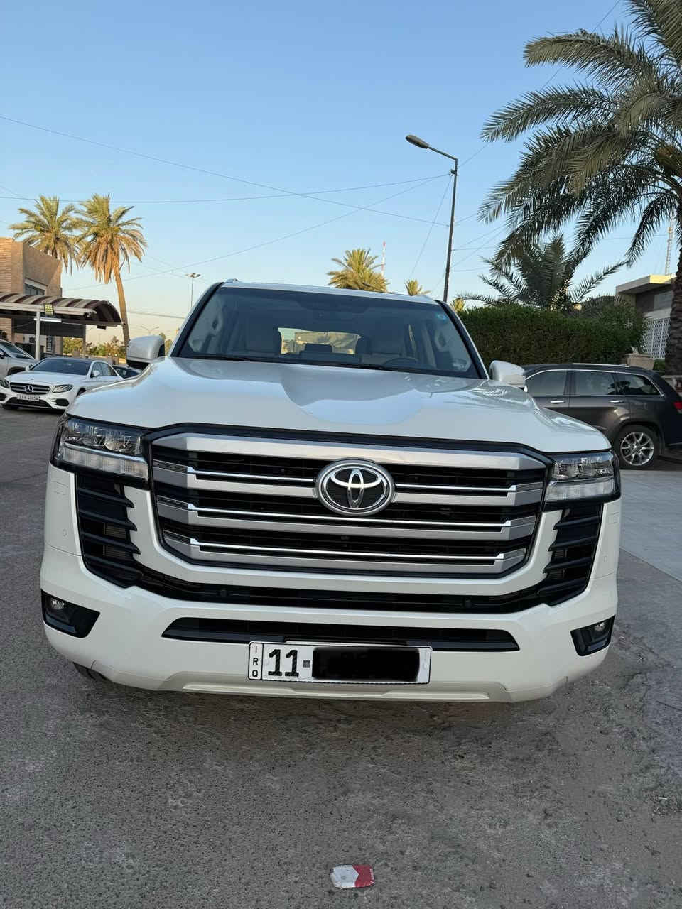 السلام عليكم
بيع  او مراوس مع  باترول شكل جديد 

لاندكروز    ٢٠٢٤   GXR   تيربو 
 (((   ماشيه   ٥   الاف  فقط    )))
محرك                  ٣٥٠٠        تون توربو    

ضمان شركة ساز  ٣  سنوات  او  ١٠٠   الف كيلو متر 
ضمان     السيارة      يخلص        سنة     ٢٠٢٨  
 
 صيانة مجانيه و تغيير زيت وفلتر مجاني    

السياره  رقم   بغداد      السنويه  بسمي صارله يمي   ((  سنه  ونص ))
السياره واكفه بالكراج  واستخدام كلش قليل 

مكفوله من كلشي لا صبغ ولا بارد ولارصعات ولا تكحيل  ولا دبل كود حتى الجام مكفول من الكسر والفطر
مكفوله من چكت الايره

مواصفات 
---------
-محرك  ٣٥٠٠   تون توربو
-سلايد روف
- الكشنات كهرباء  
-كشنات تبريد 
-كشنات خزن ميموري
-تشغيل عن بعد + دخول ذكي 
هاندبريك بصمه + اوتو هولد 
-كشنات جلد
- لايت   لد 
-بك لايت خلفي لد
-شاشة لمس حجم كبير قياس   ١٢.٣  بوصة
-كامرة دوارة اصلية
-رادار خلفي
-حساسات امامي خلفي
-شاحن موبايل وايرلس
-ثلاجة
-ثلاث وضعيات للقيادة ( رياضي - اعتيادي- اقتصادي)
-جنطة كهرباء
-سستم ايرباكات
-فور ويل  وانظمة تركشن ودفلوك ونظام زحف
-فول تحكمات ستيرن
-نظام صوت سماعات   JBL
-شاشات خلفيه
-بروجكتر
-زراك لايت
-بصمه عدد ٢

وبقية المواصفات المعروفه في فئة  GXR  تيربو
وكل عدته وكتلوكاته وارضياته  وسماعاته  بالباكيت ما مفتوحه ولا مستخدمه

المكان  بغداد / الحارثيه   
للاستفسار       ***********
السعر   ((  ٧٥٥    ورقه ))

//////ملاحظه  /////
---------------  
اخوان نفس مواصفات سيارتي بالضبط 
سعر الزيرو  ٢٠٢٥  بشركة ساز    ١٢٧   مليون   دينار
تطلع بالدولار    ٨٢٠    ورقه    تقريبا 

المحرك   التيربو    اغلى  من   المحرك العادي بالشركة  ب    ١٠٠   ورقه  

اني سيارتي حاله حال الزيرو ومكفوله من كلشي 
وعارض بسعر مناسب لان اريد ابيع ولشراي خلي يتأكد من الشركة قبل ما ايخابرني
