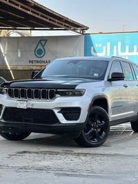 كراند شيروكي بلاك ادشن • ٢٠٢٤ • دفع رباعي