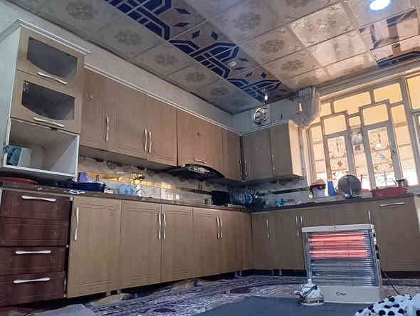 متاح كاونتر خشب 4 متر مكاني ديالى المقدادية ***********
