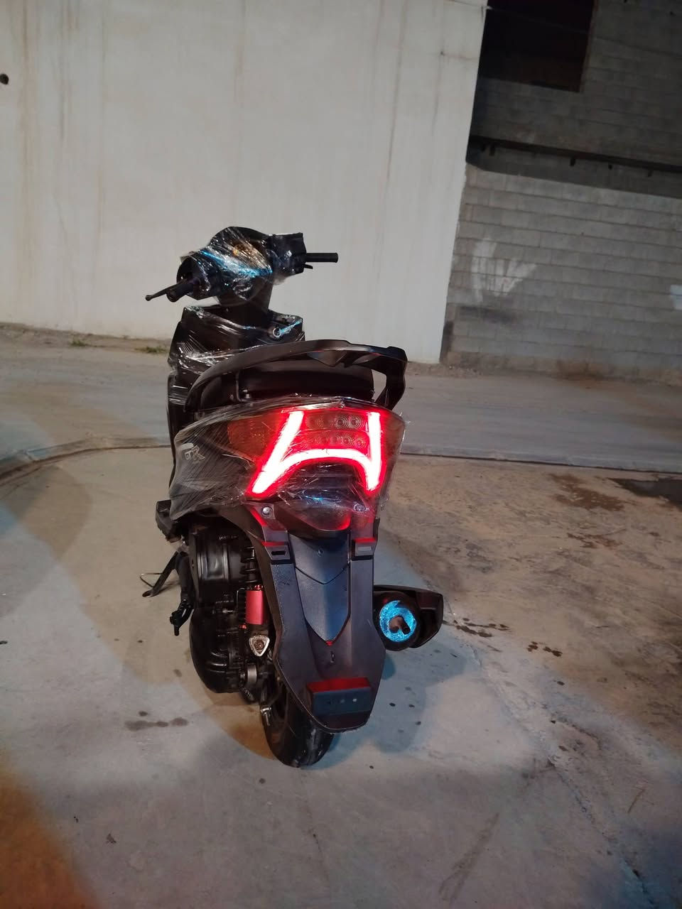 سلام عليكم ماكس جانبو موديل 2022 دراجه لوك كله بلادي نكره سلف نص هندر شرط شلعه ومعدل كهربائيات كامل كله زينون دراجه اي نقص ما بي كله بلادي كفرات شرط لا كسر ولا شي نضافه 90 من 100 شغل وطلع السعر 475 وبي مجال للطيبين الشراي خاص او ينتصل ***********
