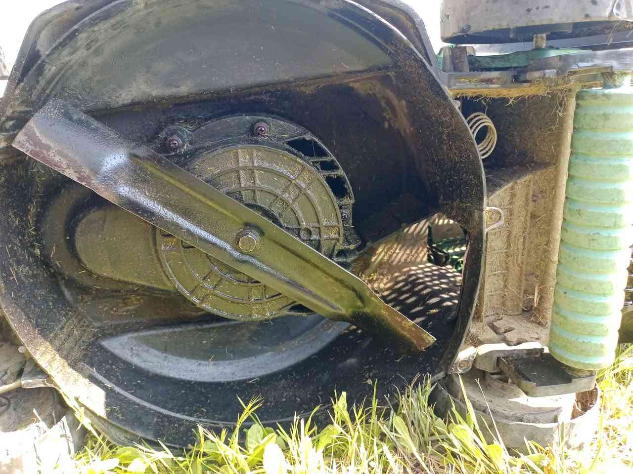 السلام عليكم ورحمه الله وبركاته مكينه محشاشه كهرابائيه نظافتها قدامكم بالصوره العنوان 
 الانتصار مقابيل مستشفى حماد شهاب 
هاتف *********** واساب
