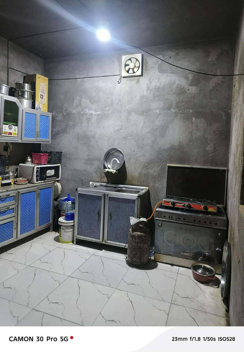 📌بيت زراعي للبيع 
المساحه الكليه 230م
مساحة البناء 100م
 البيت متكون من غرفه وصاله وصحيات خارجيه وداخليه
⛔السعر 42وبي مجال للشراي
⛔العنوان العكر الغربي قرب حسينية شيخ جميل 
للاستفسار ***********✅
دايركت 
@mqaqas
