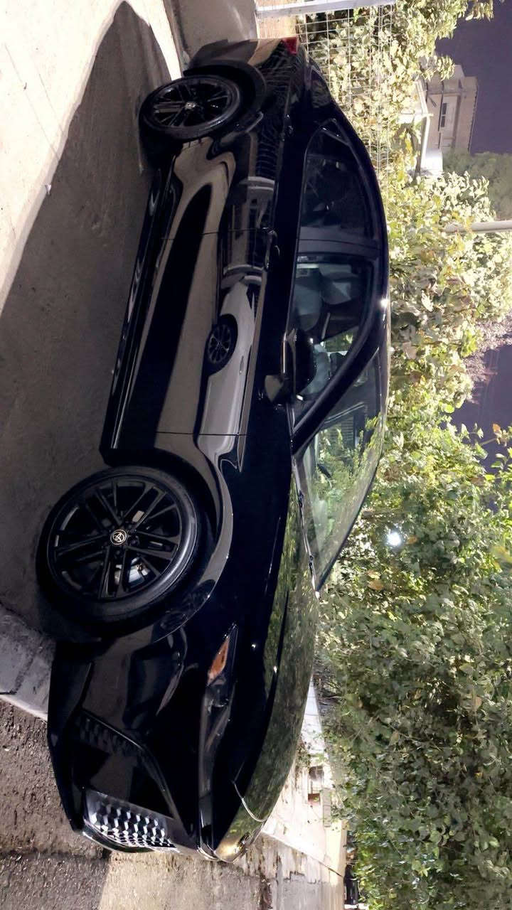 TOYOTA CAMRY 2025 SE HEV 🩶
تيوتا كامري ٢٠٢٥ هايبرد
لون موميز لون اسود
مواصفات 
داخل ابيض 
بصمه
 كشن هيتر 
شاشه 
كامره 
رادار 
حساس
بريك بصمه 
اكو 
نورمال 
سبورتي 
و HEV
تحكم ستيرن 
تحديد سرعه 
شحن وايرلس
و بعد مواصفات هوايه 
ضرر: جاملغ خلف سايق + صندق بدون دواخل بدون ارباك سياره مرقم جاهز بدون مصرف 
مكان سياره اربيل 
واتساب :*********** أربيل, العراق
