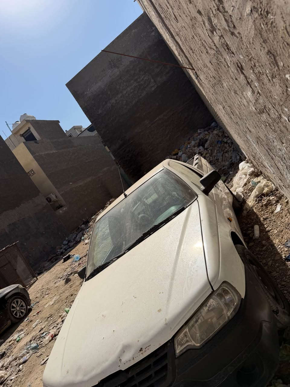 السلام عليكم اخوان بيك اريدو ٢٠١٦ رقم بغداد إنكليزي سنوية وهزة جديد لل٢٠٣١ بسمي تحويل مباشر السيارة بيها صوت بالمحرك والباقي مابي شي كشرها حلو مكاني بغداد الدورة للاستفسار ***********سعرها ٣١ بيها مجال بسيط حك التصليح مال محرك بغداد, العراق
