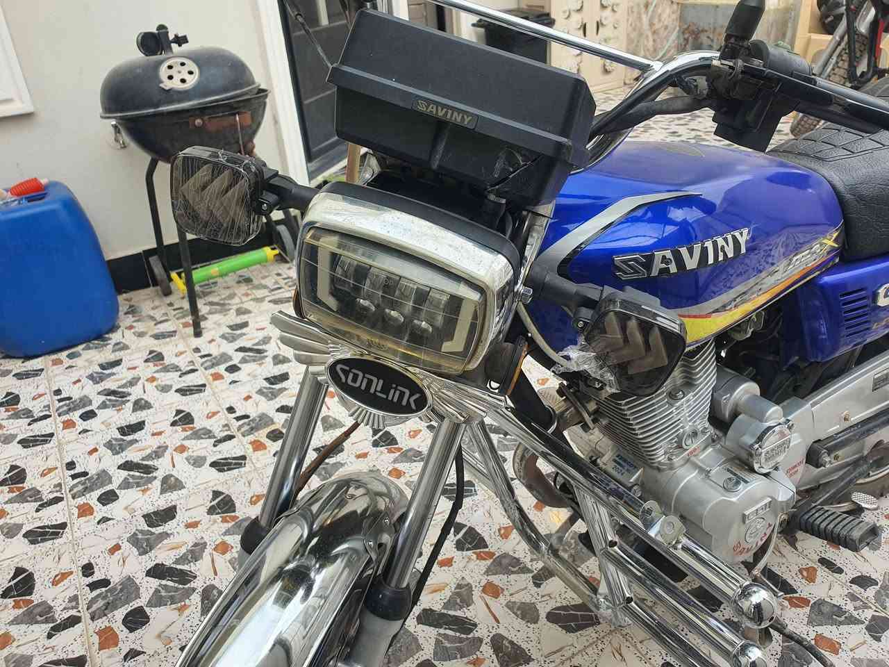 السلام عليكم سيفان موديل ٢٠٢٤ الدراجه نضيفه وحلوه كلش واحلى من الصور بعد عندي بيها مكاتبه مال أربيل مكينتها كلش حلوه تجي وتشوف بعينك الدراجه مامتعوبه ابد السعر ٥٥٠ الف 
مكان ديالى بعقوبه تقاطع القدس
*********** للتواصل
