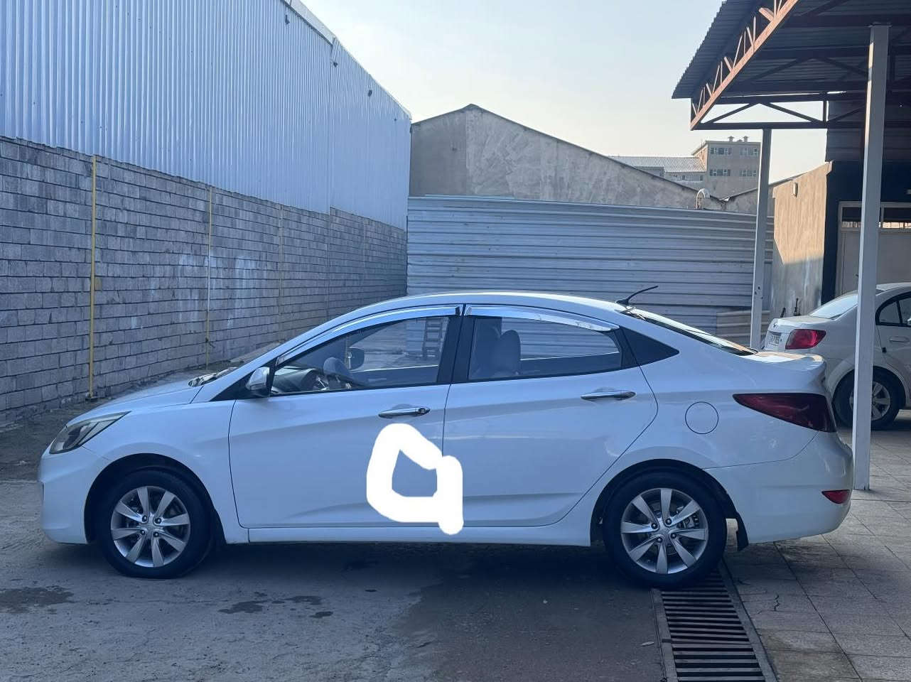 اكسنت 🚗
وأرد خليجي 💯 

موديل 2017👋

رقم نينوى اوربي 👋 إني شرعيها 👋 

سنويه مو ساقطه 🙋 شرط التحويل 🚦 

كوبون بانزين ⛽ 

محرك 16 جي تي اي شرط بدون دوانز 

محرك وكير شرط 👋 

طخم تاير طخم امامي خلفي جديد 👋 

تبريد ثلج 🥶 مكيف الهواء 

📢ضررها فقط بالباب موضح بالصورة ملاحظات بارد وكدام العين 

#العنوان #الموصل # حي السكر 

للتواصل 

***********📱كورك 📞

***********📱اسيا📞
