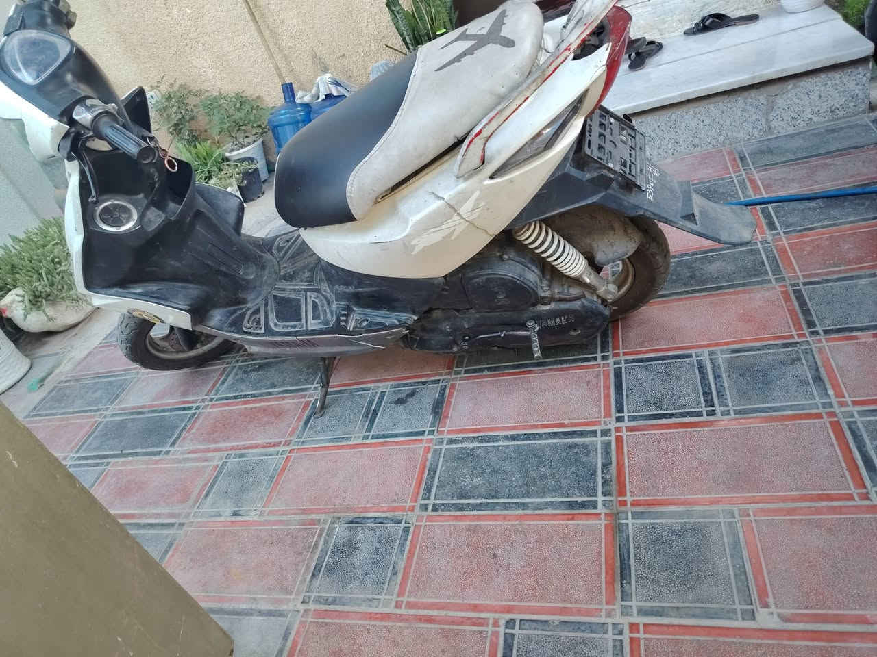 للبيع دراجه ماكس مضلع
مكينه ما مفتوحه مكفوله مكفوله المكينه 
بيها صوت اكسل والراجز مال سلف بي رجه 
كهربايات كلها شغاله 
شلعه معدل حلوه 
سلف جديد شاد 
كابريتر بلاد 
نكره كل وقت 
بيها صالنصه رياضي كلج خلفي رياضي هوه ول سفاكه
دراجه مرتبه مال روحه ورده 
مكاني كاضميه ***********
دراجه كفراتها نضافه 70/100
