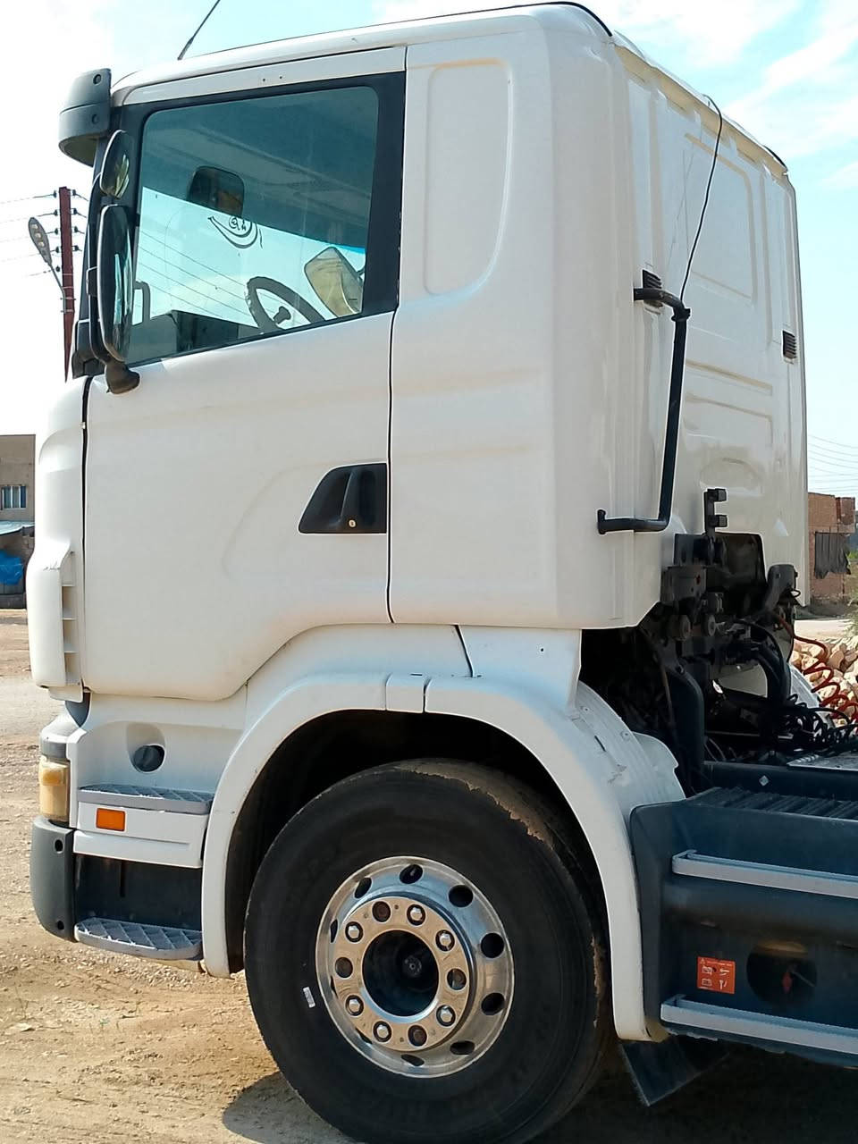 السلام عليكم للبيع اسكانيه موديل 2006 رقم بغداد ***********
