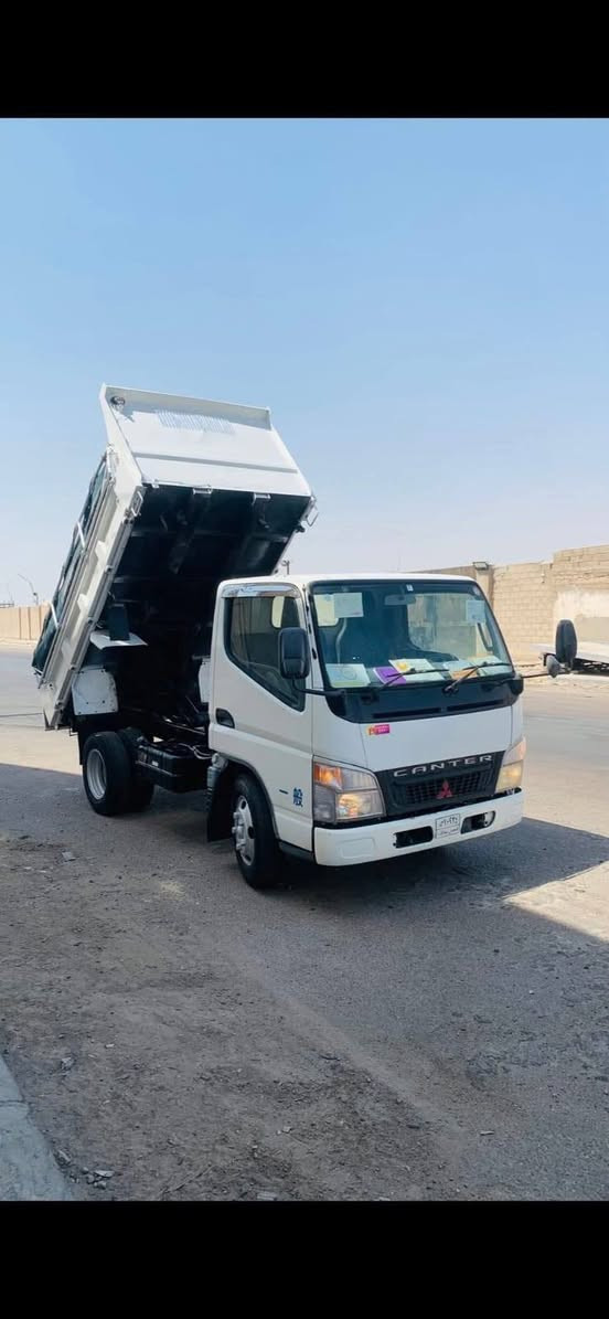 سلام عليكم كنتر للبيع موديل 2023 دخول جديد رقم بصره انكليزي مكفولة كفاله عامه شاصي ومكينه وكير وقماره مكفول مكان عماره  الاستفسار ***********
