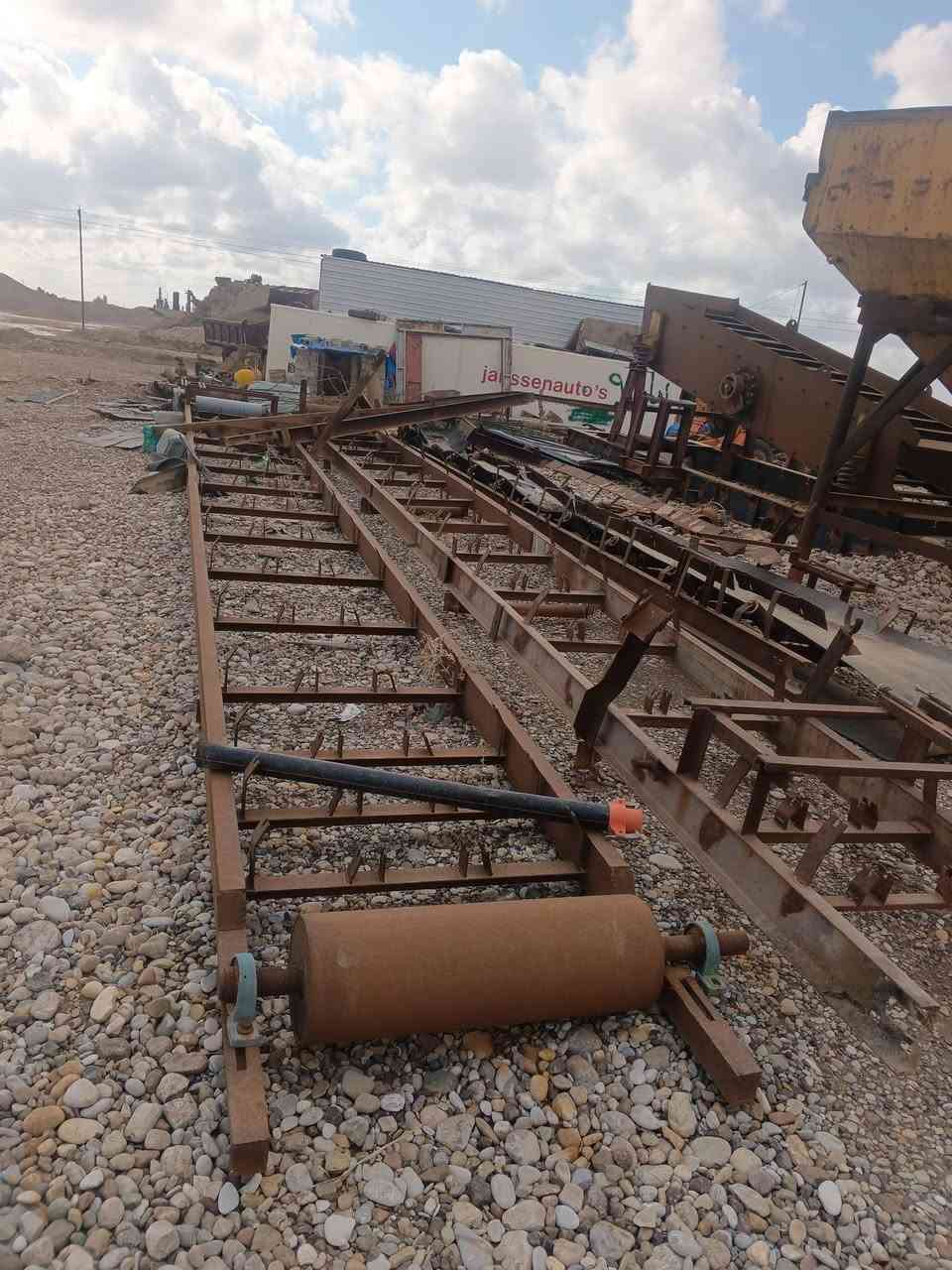 السلام عليكم هوبر قوايش هزاز للبيع.   ***********
