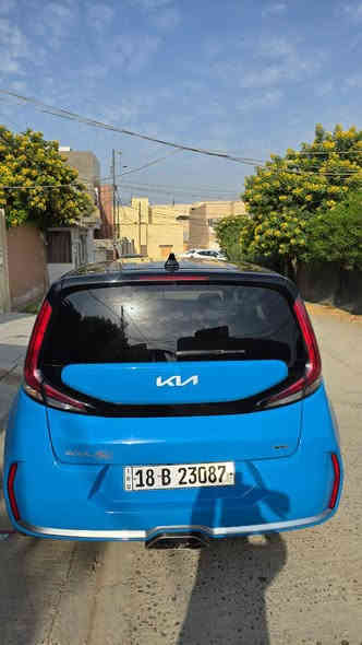 السلام عليكم كيا صول (Gt line)موديل 2023  لون ازرق مميز وقمارة سودة (تو كلر )ليبل واحد بدون صبغ وبدون تعديل بارد رقم بابل ، صور الحادث موضحة بالمنشور ، السعر 183$ وبيها مجال بسيط للشراي للاستفسار اكثر الاتصال على الرقم  ***********متوفر واتساب
