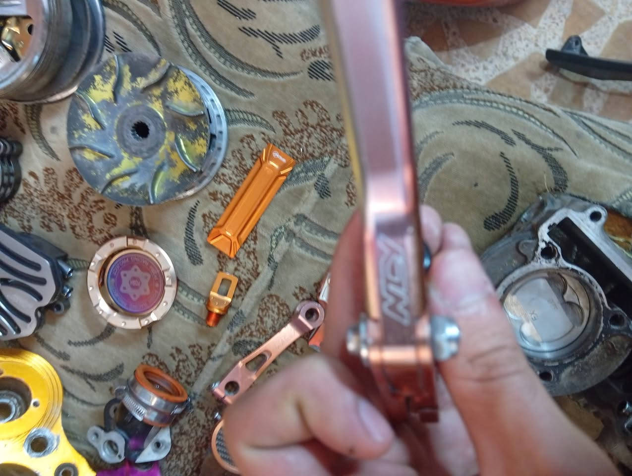 حبايب تزويد سكنس فحل اصلي مو تجاري اليدور شي ميت وتجاري وتعبان ليطبلي
كور تتمارك بلجيس كامل ولفات جديده ابيع ع شغل
بوشه تتمارك ٦٣هيه وبستمها حلوه ونضيفه  والفشكه محفوره ٦٣بيها دراع شمس جتوف كبار 
صدر Dy شخط مابي ع شغل
فج وصينه برمبو اصلي 
هاوزن قطعتين 
قبق بانزين بوش قطعه وحده بلعراق قليل كلش 
ستاند بوش 
فراك ان سي وأي اصلي 
قطره اكسل 
قطرة دهن 
جويتر كوسو اصلي ع شغل
نوزل تيماكس ١٢زرف
كلجات مطابق WFاصليي 
بكلايت مشمشي خليه اصلي 
عضمه سكليتر ان سي وآي اصليه 
يدات بريك انسي واي اصليه 
دشبول ٣الوان كله شغال ع شغل ابيع
فلتر شوته الياف اصلي 
جوين كوسو حتى جوين مال شوته كوسو
قباقه مال كور اصليات 
قبق جوزه اصلي انسي واي
قبق شاصي انسي واي 
وايشي تحتاج من بقيه كهربائيات عقل موجود ع شغل 
شباب اليدور شي نضيف ومرتب يدخلي خاص  شلع مابيعها ابيع تفصيخ فقط لا اراوس ولا ابيع شلع توصيل موجود كافه المحافظات تدزلي عربون واحجزلك القطعه مكاني بغداد غزاليه


**إذا كنت صاحب هذا الإعلان وتريد حذفه لأي سبب، رجاءا أرسل رسالة إلى الدعم الفني**