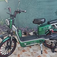 دراجة كهربائية • نضيفة • بدها بطاريات