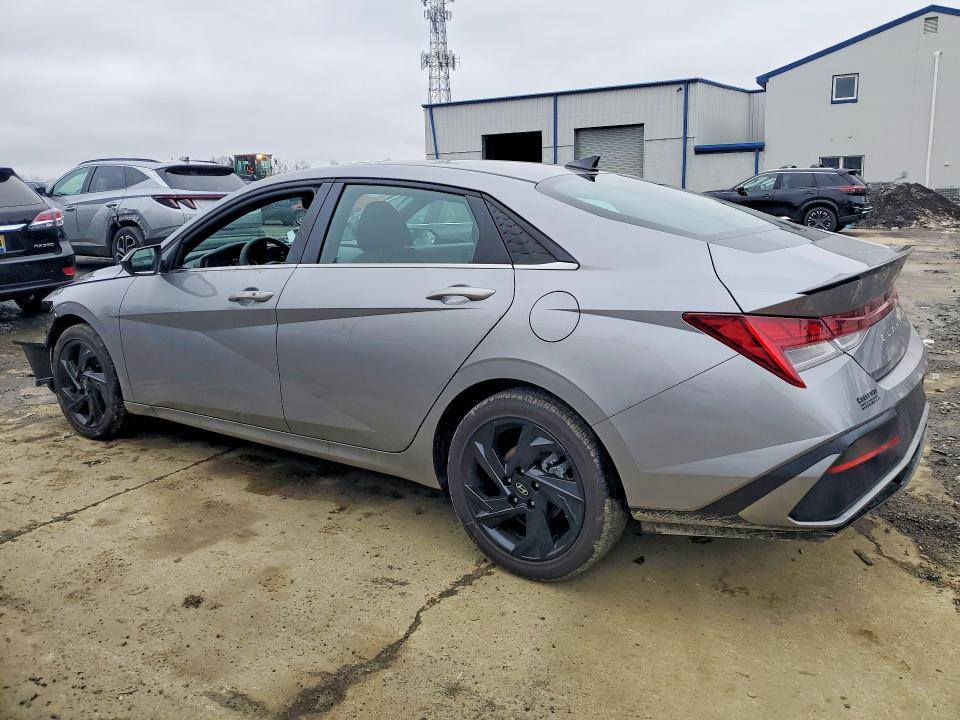 (اعـــــــــــــلان مــــــــــــــــزاد 📢 ) 

2026 HYUNDAI ELANTRA SEL SPORT 

هيونداي النترا سبورت  : ٢٠٢٦

حالة السيارة : تعمل وتسير 

ضرر السياره : كما موضح بالصوره

تاريخ الــــــمزاد الأثنين : 2026/5/18

وقت المزاد الساعه : الخامسه عصرا 

اللـــــــــــــــــــــــــــون : سلفر 

عداد المسافه : 6.535

حجم المحـــــــــرك : 4 سلندر 2.0

مدة الوصول : 60 الى 75 يوم

للإشتراك في المزايدة يرجى الحضور الى  مكتبنا للـتأكيد على تثبيت السياره المزاده.

العنوان : النجف الاشرف قضاء المناذره( ابوصخير) شارع حيره ابو صخير مكتب عمار لمزاد السيارات الامريكيه 

               تلفون 
              *********** واتساب
              *********** للاتصال
               عمار
