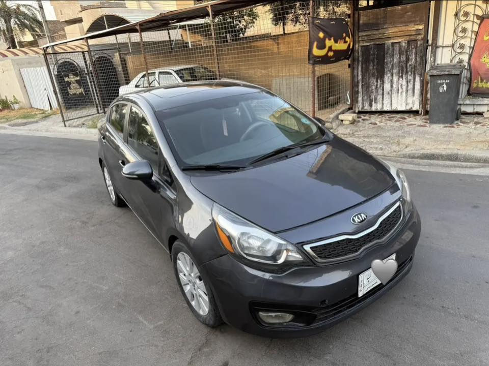 سلام عليكم كيا ريو  موديل 14 امريكي  1600 سياره 
سونارها  موجود 
سياره كهرباء كلها شغاله 
تدفئه + تبريد 
تدفئه كشنات  
مثبت سرعه
فتحه بنرامه 
مري كهرباء 
سبير سياره مرتب ما نقصها شي
سياره زوج تاير امامي جديد
صدر سياره جديد 15 يوم من شديته 
سياره مرتبه حلوه بمكانها بغداد 
سعرها 88 وبيها مجال

***********
