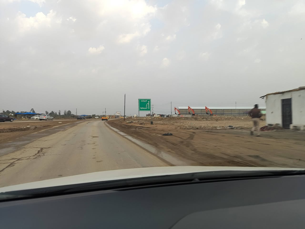 السلام عليكم ورحمة الله وبركاته
عرصه زراعي سند 25
المساحه 300
للبيع  
المكان خلف معمل الؤلؤة 
مجمع  كامل كهرباء ومي 
وتبليط  جوه الجسر الي يروح للمطاط  جنك جاي من الحمزه وتصعد الجسر  
ماعرف اسم المنطقه هاي 
بس هيه ع طريق الزوار قريبه للشارع 
الشراي ويحب يستفسر هذا رقمي 
***********
(علماً هاي الصور قديمه هسه اكو بناء جديد هواي ناس كعدت بيه)
