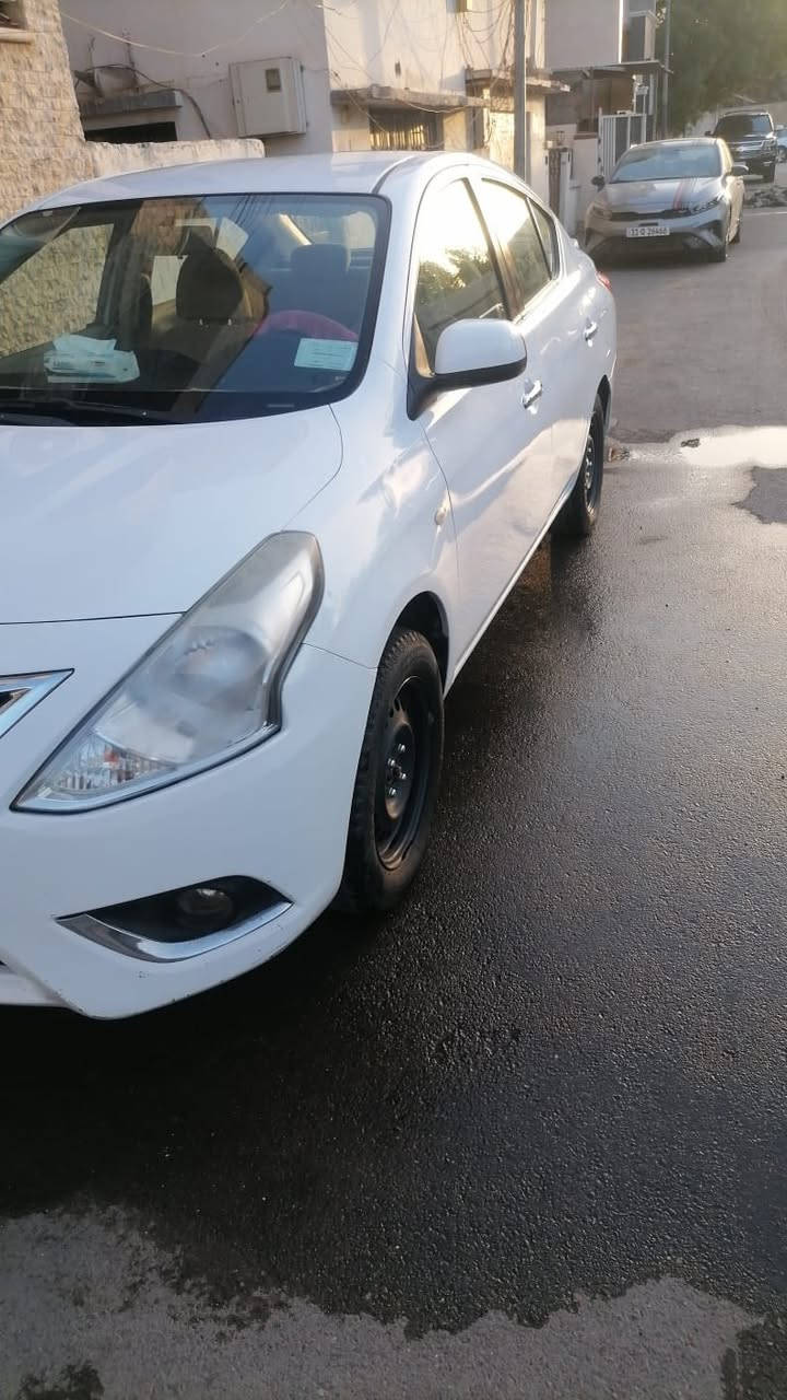 السلام عليكم 
نيسان سني موديل 2021 ماشيه 77 الف 
السياره مسويله ادامه كامله صدر امامي خلفي 
بيهه طخه مثل ماموضح بالصوره ومصلحهه 
السعر 115 مكان السياره بغداد الاعظميه 
اخوان اني مكلف بالنشر 
للأستفسار رقم صاحب السياره ***********
